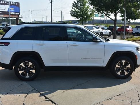 Used 2024 Jeep Grand Cherokee Limited 4xe AWD/4WD image 4