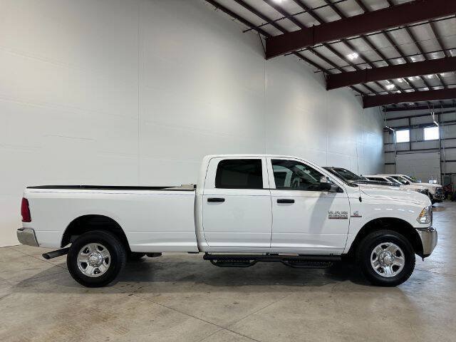 Used 2016 RAM 2500 Tradesman w/ Chrome Appearance Group AWD/4WD image 7