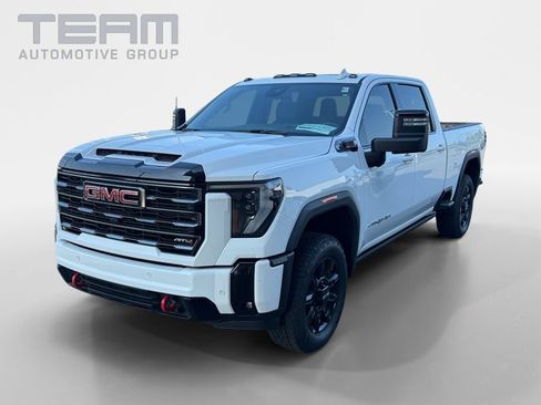 Used 2026 GMC Sierra 2500 AT4 w/ AT4 Premium Plus Package AWD/4WD image 3