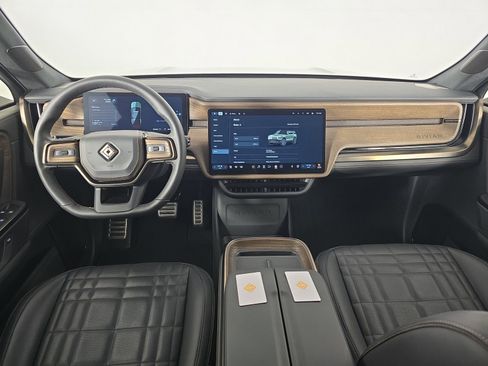Used 2025 Rivian R1S Premium image 27