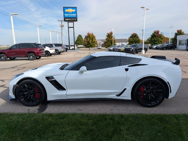 Used 2017 Chevrolet Corvette Z06 w/ Z07 Performance Package RWD image 9