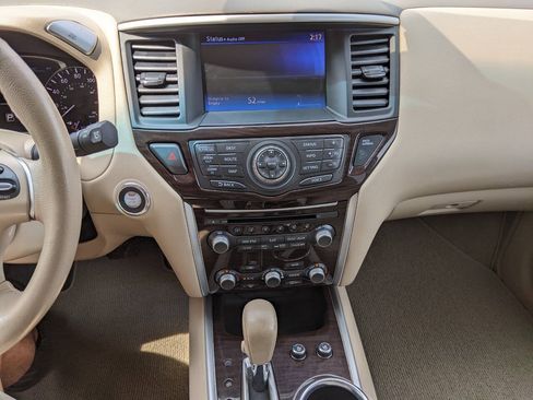 Used 2013 Nissan Pathfinder Platinum AWD/4WD image 19