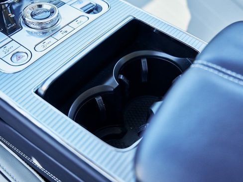 Used 2024 Bentley Flying Spur V8 image 63