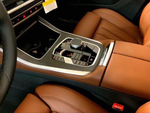 New 2026 BMW X5 xDrive40i w/ Premium Package image 7