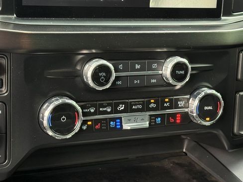 Used 2024 Ford F350 Lariat image 31