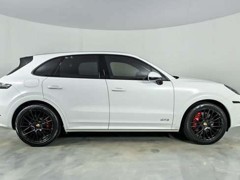 Used 2023 Porsche Cayenne GTS AWD/4WD image 11