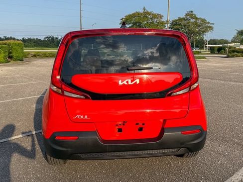 Used 2022 Kia Soul LX FWD image 5
