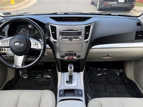 Used 2010 Subaru Outback 2.5i Premium image 21