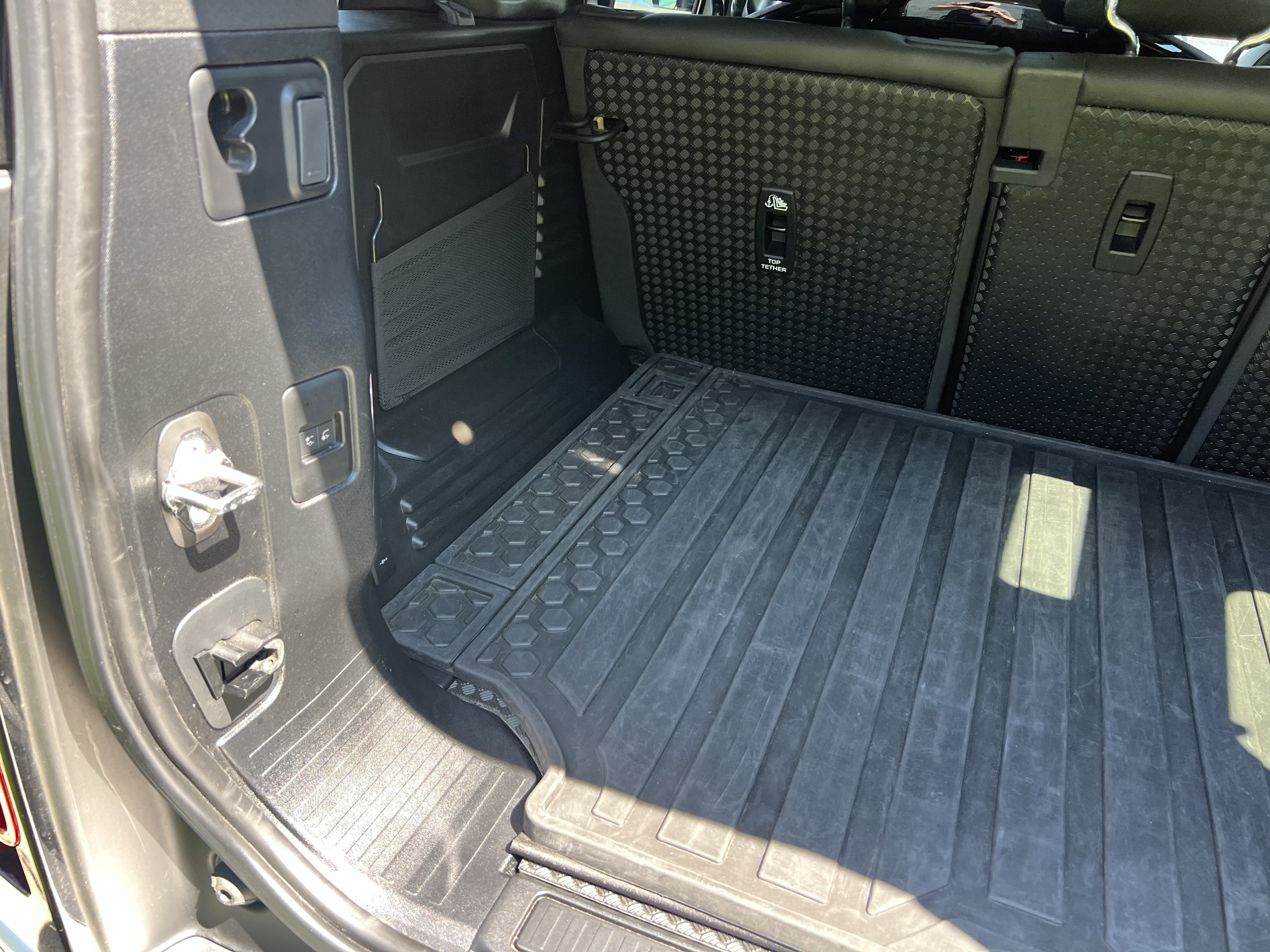 Certified 2024 Land Rover Defender 110 S AWD/4WD image 36