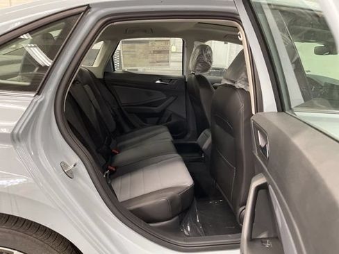 New 2026 Volkswagen Jetta SE FWD image 10