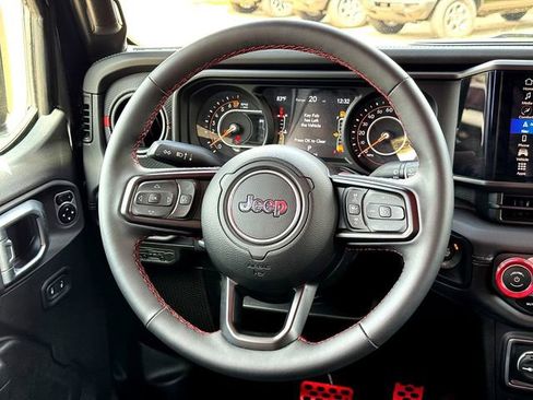 Used 2024 Jeep Gladiator Rubicon w/ Technology Group image 26