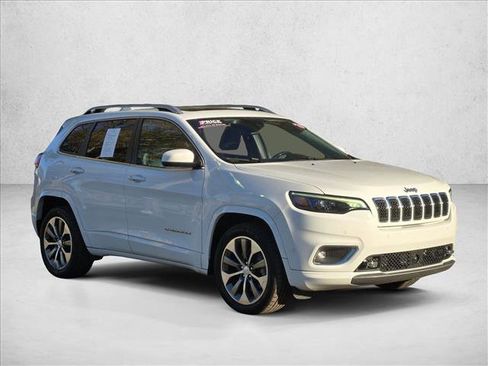 Used 2019 Jeep Cherokee Overland w/ Technology Group image 3