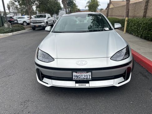 Used 2023 Hyundai Ioniq 6 Limited image 3