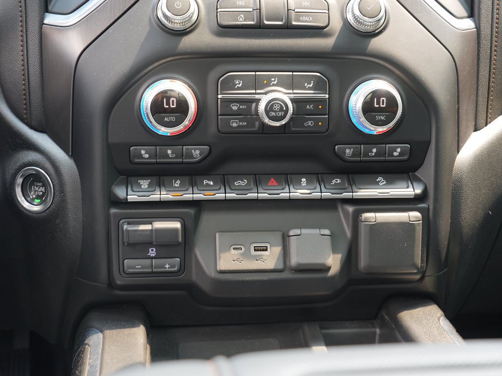Used 2020 GMC Sierra 3500 AT4 w/ AT4 Premium Package AWD/4WD image 25