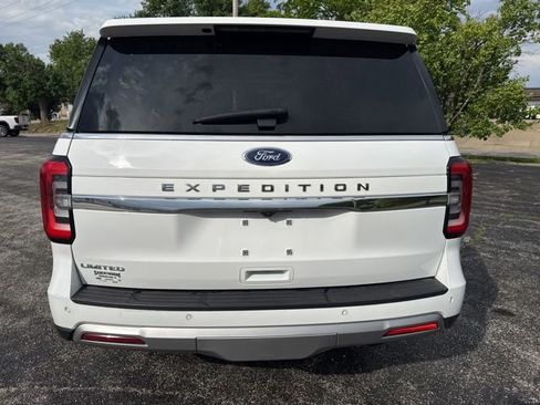 Used 2024 Ford Expedition Limited AWD/4WD image 3