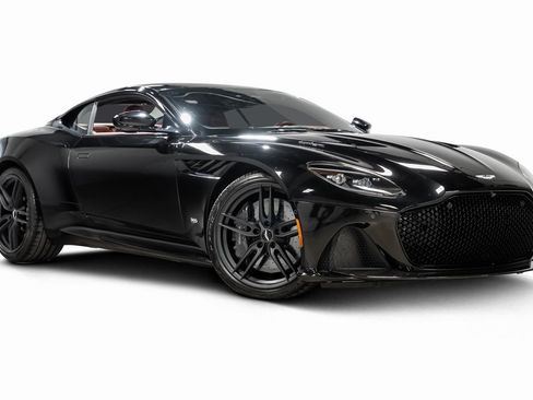 Used 2019 Aston Martin DBS Superleggera image 2