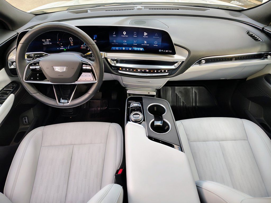 Used 2024 Cadillac Lyriq Luxury AWD/4WD image 36