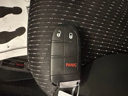 Used 2020 Dodge Journey SE FWD image 17
