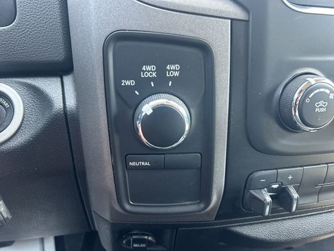 Used 2018 RAM 2500 Tradesman w/ Chrome Appearance Group AWD/4WD image 25