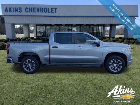 Used 2023 Chevrolet Silverado 1500 LT AWD/4WD image 3