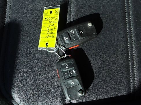 Used 2022 Volkswagen Passat 2.0T SE image 55