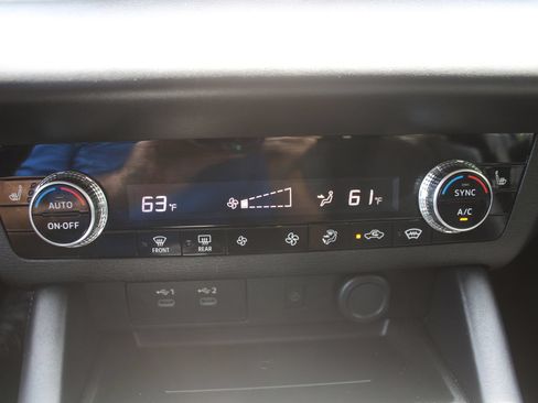 Used 2025 Mitsubishi Outlander SE AWD/4WD image 41