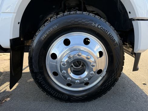 Used 2025 Ford F450 Platinum w/ FX4 Off-Road Package image 42