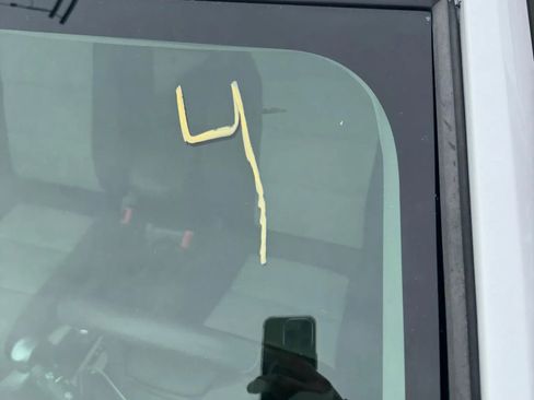 Used 2013 Chevrolet Cruze LS image 24