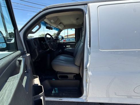 Used 2020 Chevrolet Express 2500 w/ Driver Convenience Package RWD image 10
