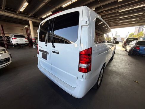 Used 2023 Mercedes-Benz Metris Passenger image 4