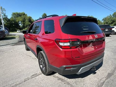 Used 2023 Honda Pilot TrailSport image 7