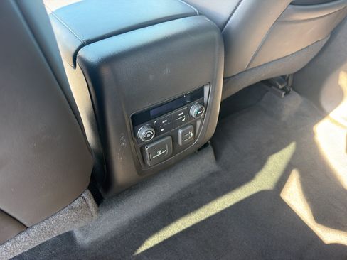 Used 2023 Buick Enclave Avenir w/ Avenir Technology Package AWD/4WD image 16