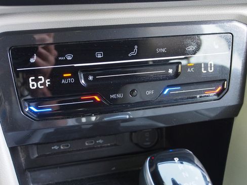 Used 2022 Volkswagen Tiguan SEL R-Line image 27