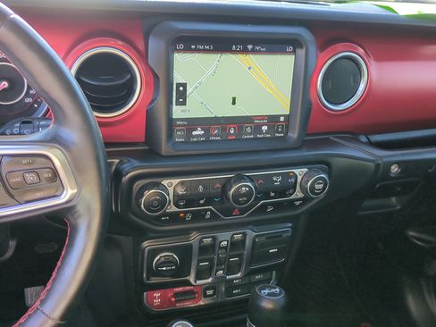 Used 2018 Jeep Wrangler Unlimited Rubicon AWD/4WD image 24