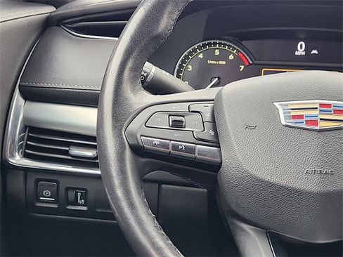 Used 2023 Cadillac XT4 Premium Luxury image 28