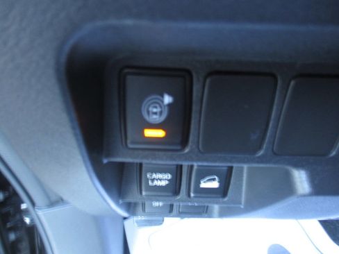 Used 2023 Nissan Frontier PRO-4X w/ Pro-4X Premium Package image 13