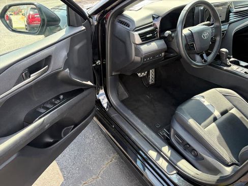 Used 2025 Toyota Camry SE image 20