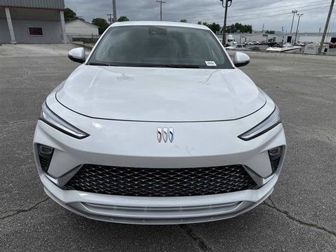 New 2026 Buick Envista Avenir FWD image 2