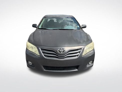 Used 2011 Toyota Camry XLE w/ XLE Extra-Value Pkg #2 image 3