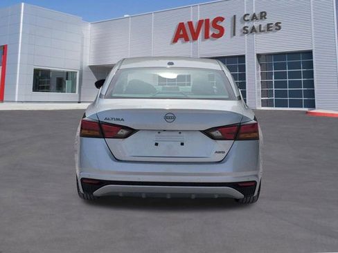 Used 2025 Nissan Altima 2.5 SV AWD/4WD image 7