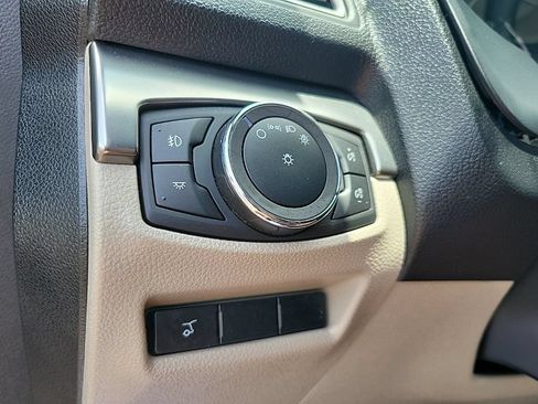 Used 2019 Ford Explorer XLT w/ Equipment Group 202A AWD/4WD image 23