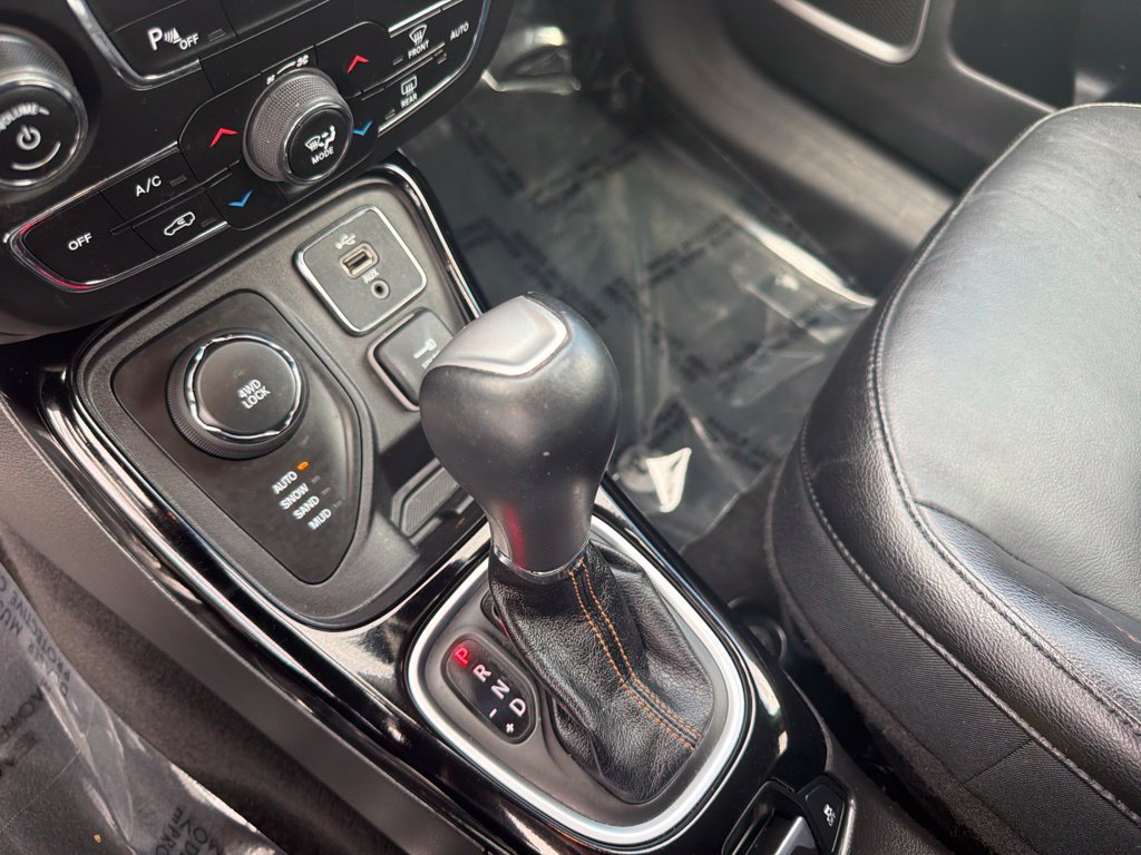 Used 2018 Jeep Compass Limited w/ Navigation Group AWD/4WD image 27