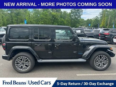 Used 2021 Jeep Wrangler Unlimited Sahara AWD/4WD image 3