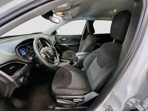 Used 2021 Jeep Cherokee Latitude AWD/4WD image 13
