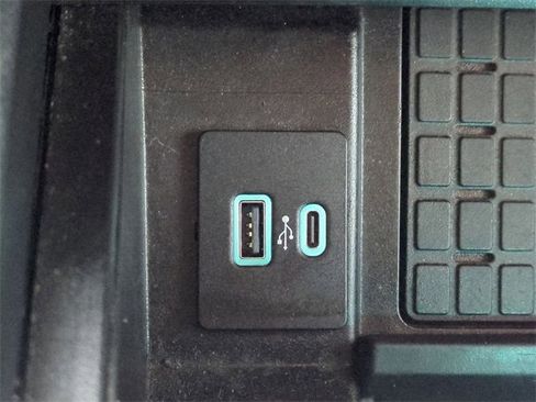 Certified 2023 Ford Expedition XLT image 23