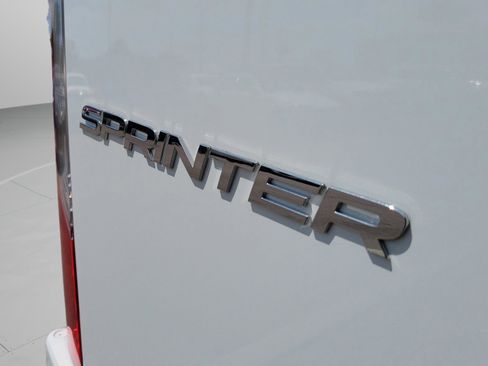 Used 2025 Mercedes-Benz Sprinter 2500 image 25