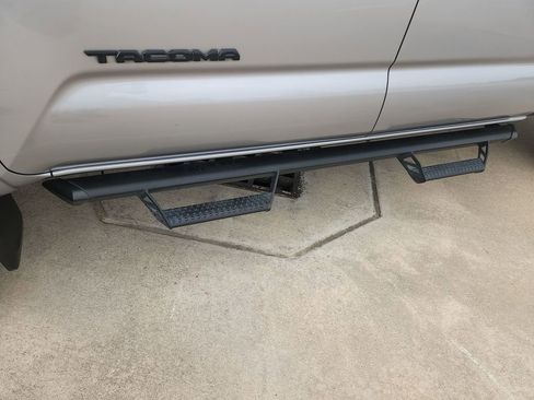Used 2021 Toyota Tacoma SR5 RWD image 31