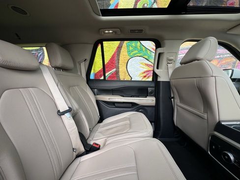 Used 2024 Ford Expedition Max Limited image 31