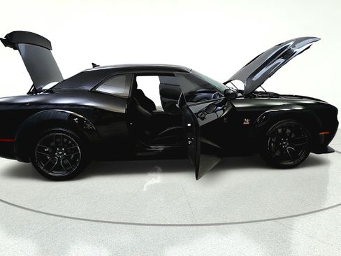 Used 2022 Dodge Challenger R/T Scat Pack RWD image 15