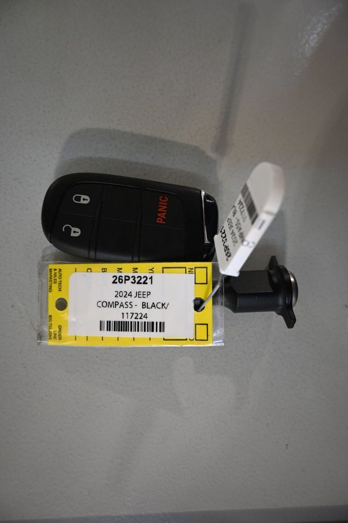 Used 2024 Jeep Compass Latitude AWD/4WD image 23